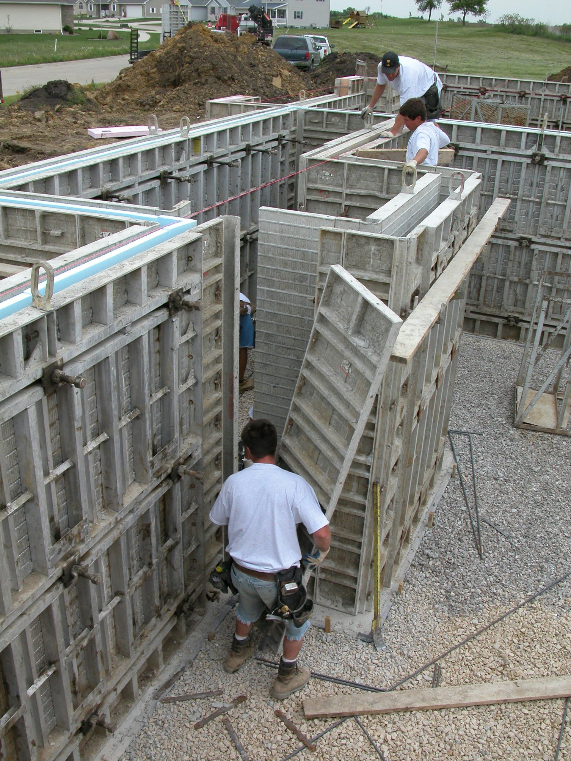 Why Wait To Form Walls On Footings For Construction Pros
