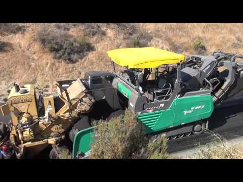 [Video] V&ouml;gele MT 3000-2i Material Transfer Vehicle in Action