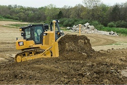 The Caterpillar D7E features an electric drivetrain that generates high torque at low speeds and remains efficient over the entire operating range. Ease of use makes it more productive for even less experienced operators.