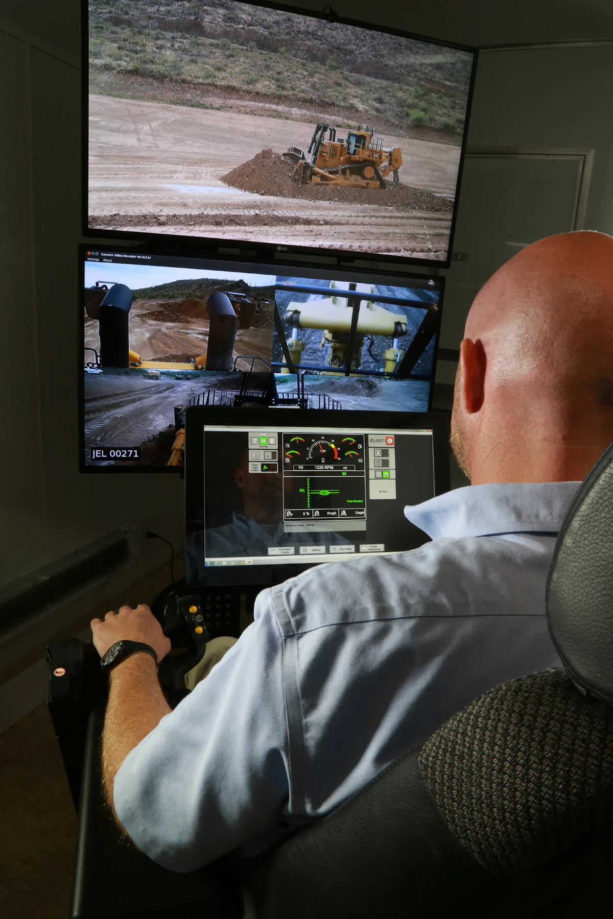 Caterpillar Offers Command Remote Dozer Control for the D11 Dozer From ...