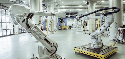 The BUILD space includes six industrial robots, a 5-ton bridge crane for large project and moving equipment, workshops for materials such as wood, metal and composites, and 3D printers, and large-formate CNC routers and wateriets.
