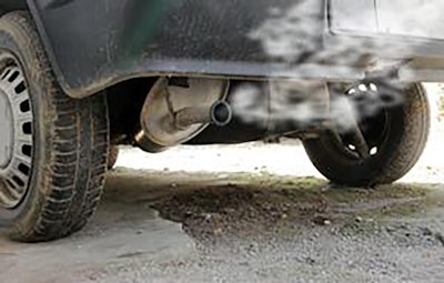 There is no way to properly measure the health of your engine oil through the exhaust gases. The only appropriate method for testing the oil would be through conventional oil analysis.