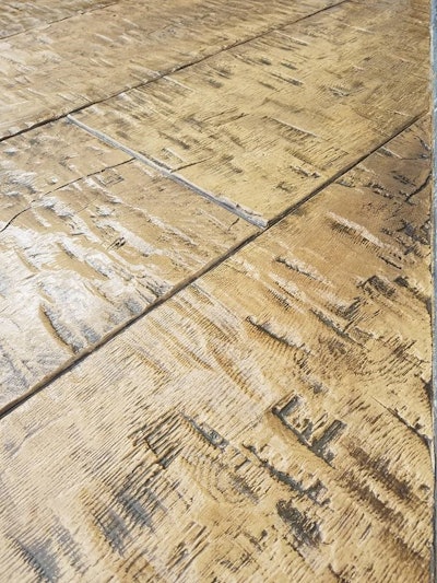 Hand Hewn Timber 588b7eefa41ce
