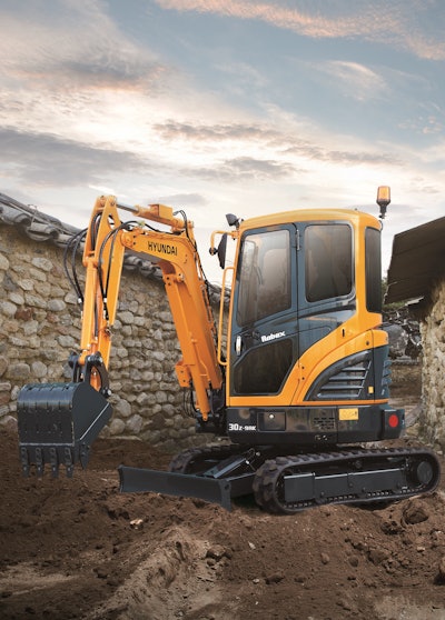 Hyundai R30Z 9AK new at CONEXPO 2017 586ad6646968d
