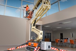 Compact crawlers offer low ground bearing pressure that makes them suited for use on soft terrain and sensitive floors. Retractable outriggers also permit passage through narrow doorways or gates.
