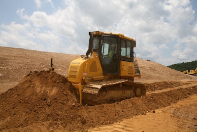 Komatsu D39PX 24 action 2 5872b4350973a