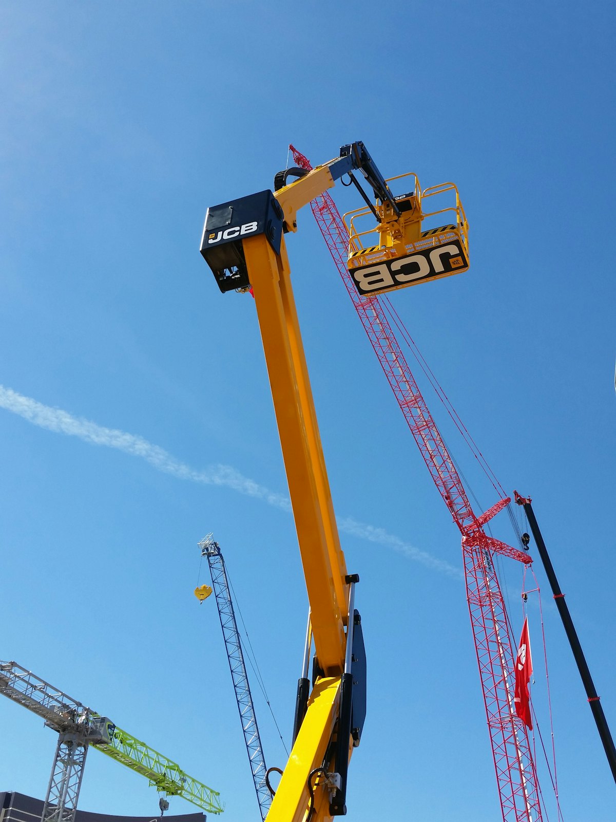 JCB to Offer Five Articulated Boom Lift Models By End of 2017 From JCB