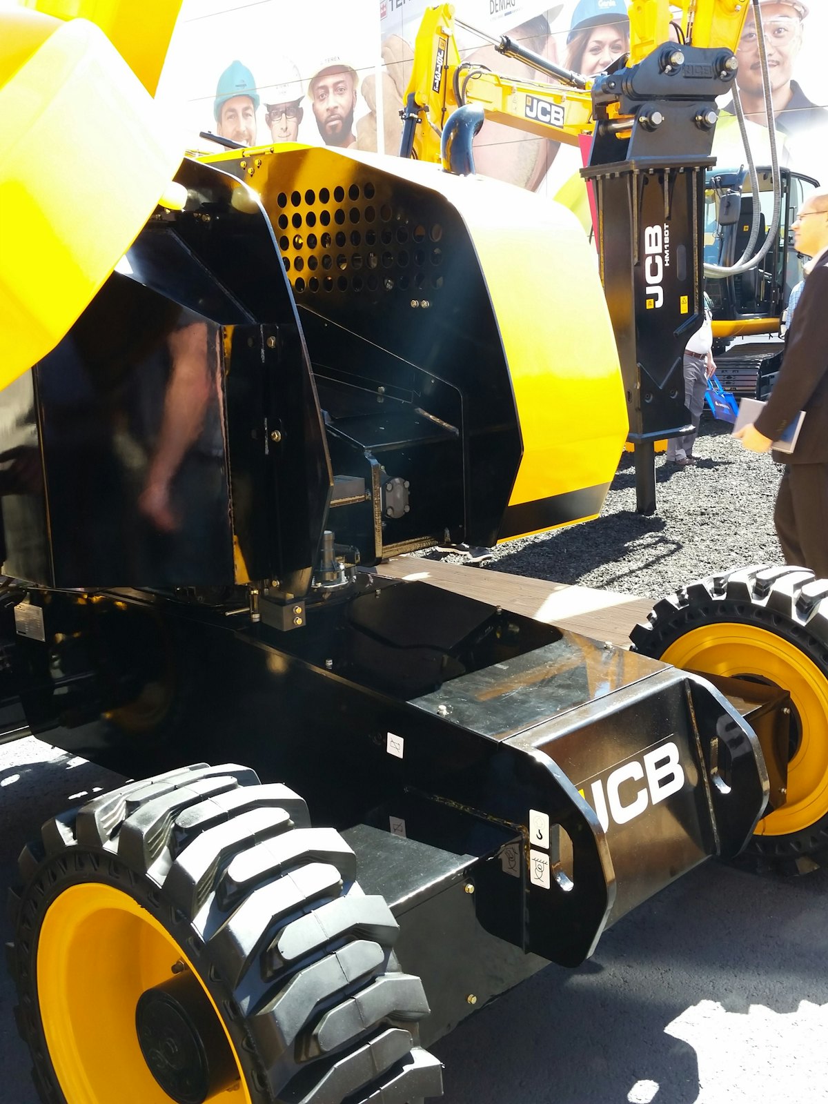 JCB to Offer Five Articulated Boom Lift Models By End of