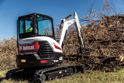 bobcat e35 3 tine grapple 64a3623 16u5 fc 58b6ebad209f2