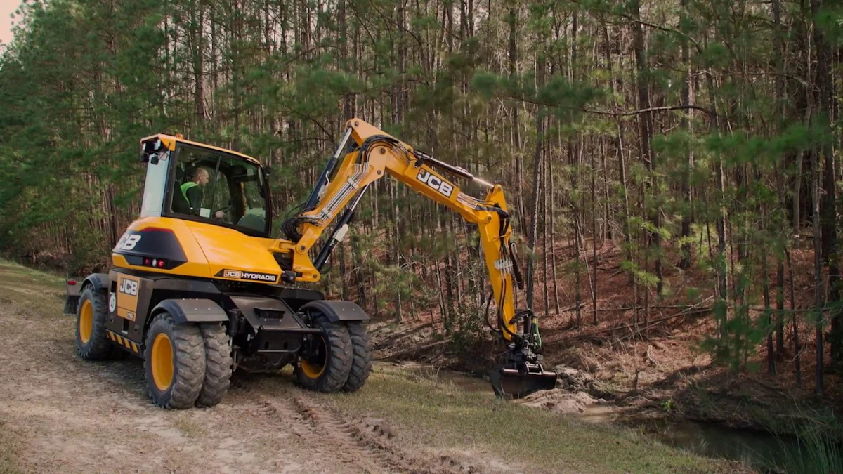 [VIDEO] JCB Hydradig Demo | For Construction Pros
