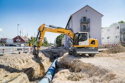 liebherr mobile excavator a918 02 300dpi 58c056b3c9a77