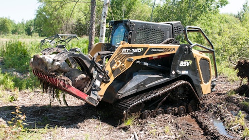 Daily cleaning is usually sufficient for rubber tracks, but operators should adjust the frequency based on the challenges of the application. Remove cohesive and abrasive material, such as mud, clay and gravel, as often as possible, even several times a day.