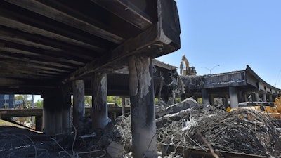 News Engin 18262906 040217 Collapse Hs12 58ecf7d071328