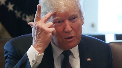 trump finger 58e7b8bfc8f4e