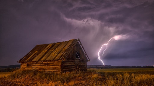 Barn Lightning Bolt Storm 99577 5953d2b0cd318