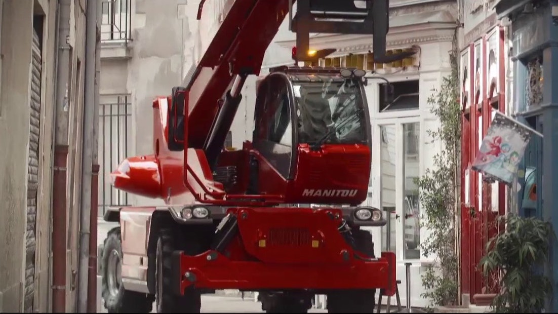 Manitou Showcases Unique Abilities of its MRT 3050 and MRT 2470 ...