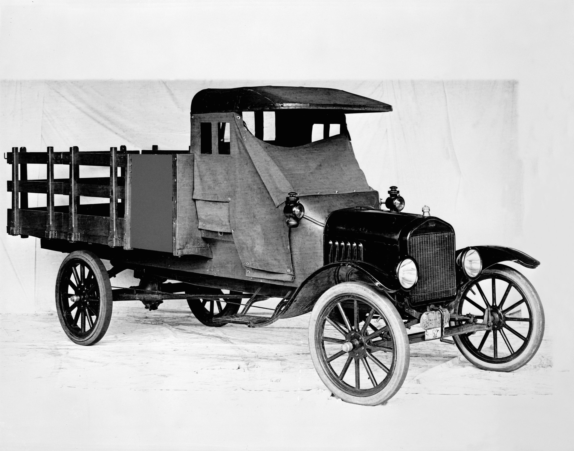 【一部予約販売】 Birthday 100th Celebrate Trucks Ford | Pros Construction For 洋書
