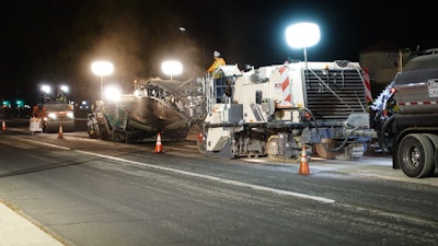 One special challenge was that the jobsites were spread over the entire San Jose downtown are. No problem: the Wirtgen Cold Recycler 3800 CR can easily be transported by flat bed trailer.