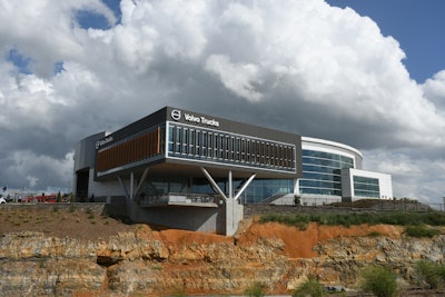 New Volvo Trucks Customer Center Opens At The New River Valley Plant 5967907a3acec