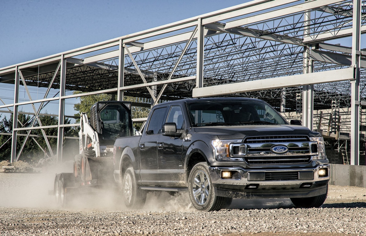 洋書 FORD TRUCKS SINCE1905 bkct661_1.1182_1.jpg