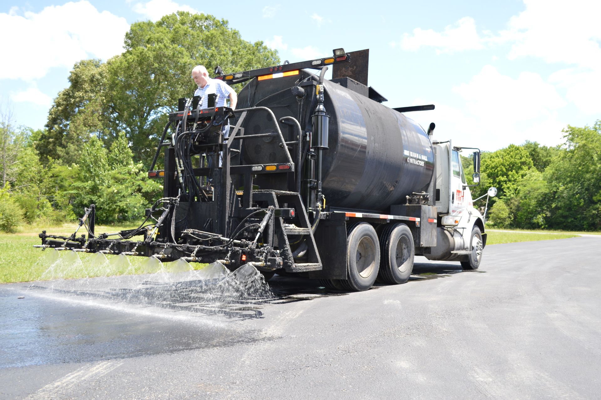 How Sealing Asphalt Is Different With Emulsion-Based Sealers Vs. Coal ...