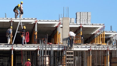 General contractors may be responsible for FSLA compliance over laborers who are the employees of staffing companies.