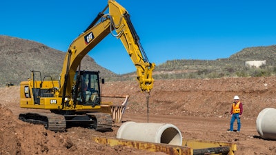 Caterpillar's 323 excavator comes standard with Cat Grade 2D, Cat Grade with Assist and Cat Payload technologies and the largest capacity in Cat's 20-ton range to reach lowest cost per ton or other unit of work.