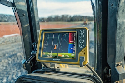 Topcon 3D-MCmax allows the operator to see a true representation of the dozer on its GX-55 display. The dozer’s position and blade angle are correctly represented on the screen, giving the operator comfort of knowing where the machine is in tight spaces.