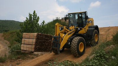 Komatsu Wa200 8 Downhill Close Up