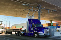 171207 Mack Catenary Truck
