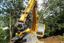 The tiltrotator can be connected to engcon's Q-Safe quick coupler and combined with the EC-Oil, a hydraulic system that allows automatic connection of hydraulic tools and accessories from the cab. This enables quick attachment changes from the operator seat.