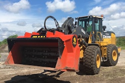 The City of Kissimmee, FL, took delivery of a Transformer Screener Crusher bucket with Top Screen.