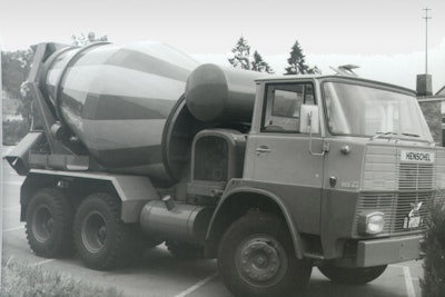 The first Liebherr truck mixer from 1967 was an HTM 601 on a Henschel chassis.