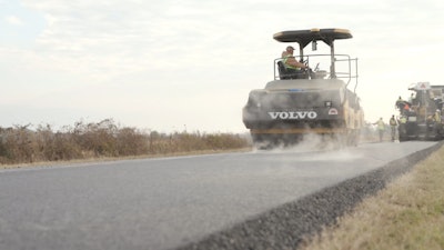 With 9 miles of single-overlay Level 1 Superpave, some of the common challenges for the project were traveling ruts, heavy Louisiana soils and irregular core sample analysis.