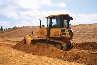 A dozer can load its blade to maximum because it senses track slip and can adjust track speed to use the machine's full capabilities.