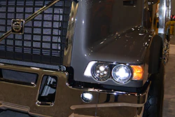 New Led Headlights Standard On Volvo Vhd Series Detail 351x300