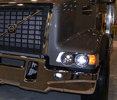 New Led Headlights Standard On Volvo Vhd Series Detail 351x300