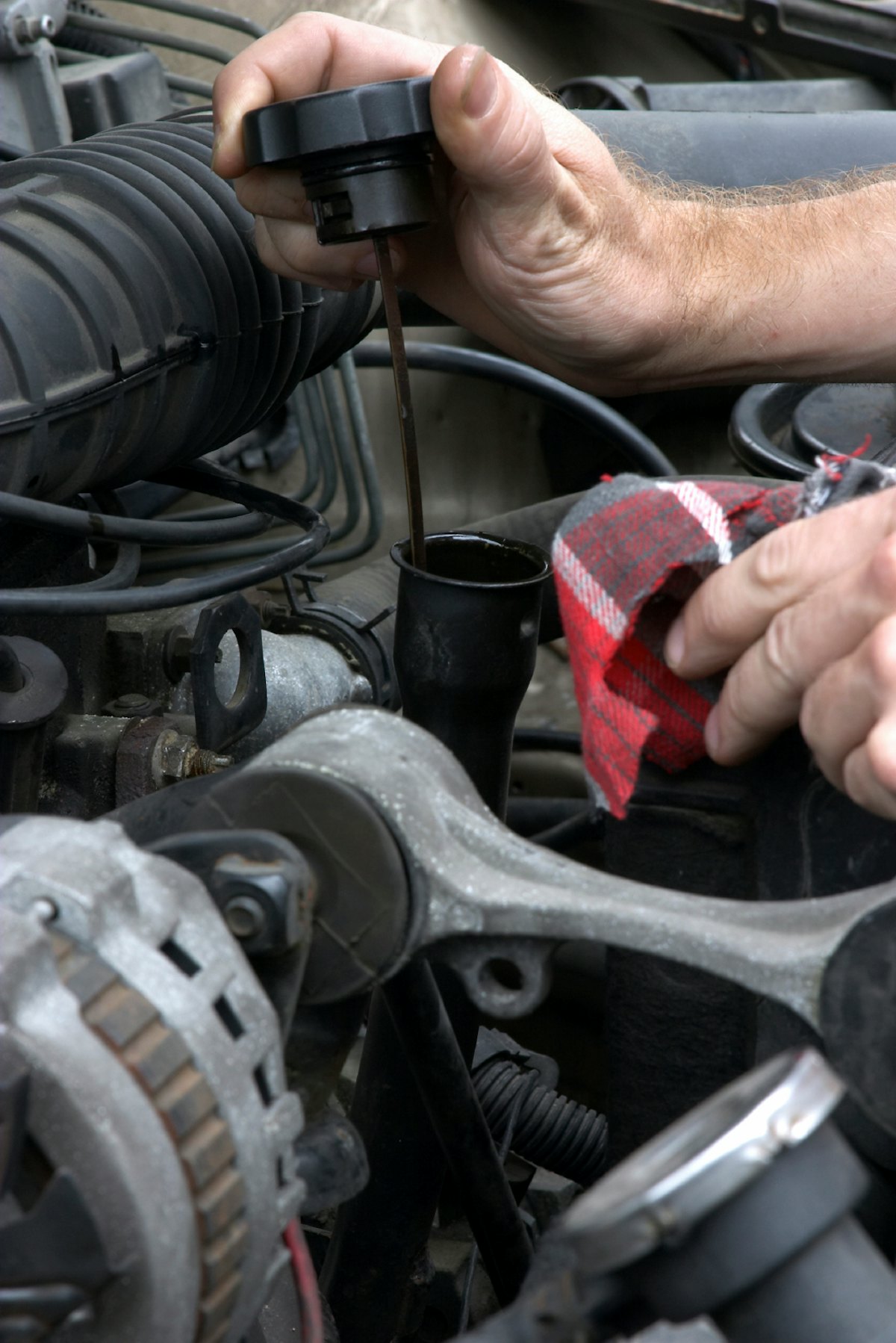 Four Types of Oil Flushes and When to Use Them For Construction Pros