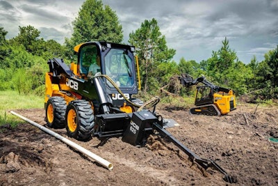 All of the Hi-Viz models feature a new JCB Powerboom loading arm, which is mounted 50mm lower than in the previous generation. This improves the view across the boom to the operator’s right-hand side.