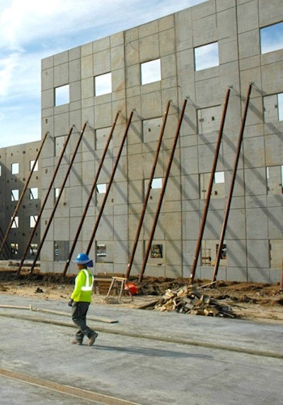 B4 R19 R Tilt Up Brace