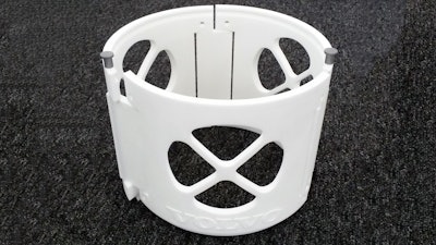 A workshop tool for mounting parts on an axle has been made by 3D printing.