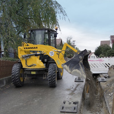 Yanmar wheeled loaders with articulated steering and a 40-degree-steering angle cope with a wide variety of applications.