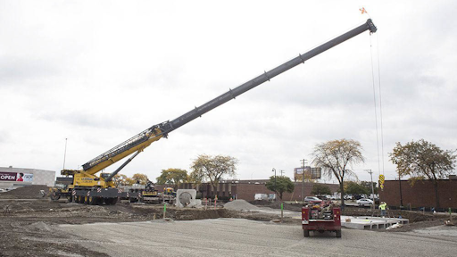 A Grove GMK5275 was used to lift a series of 9-ton precast segments to construct an underground water detention system in Rosemont, IL.