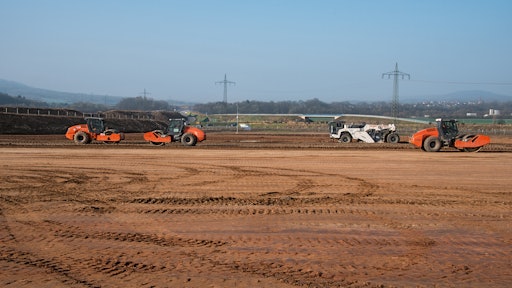 Soil compaction was completed by Hamm compactors with padfood drums. Compactors with smooth drums then saw to the final compaction.