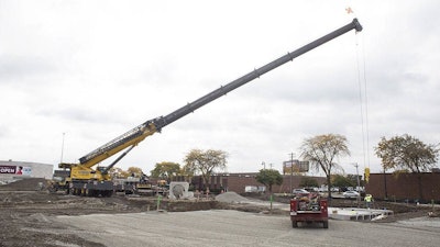 A Grove GMK5275 was used to lift a series of 9-ton precast segments to construct an underground water detention system in Rosemont, IL.
