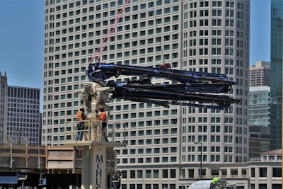 The placing boom keeps the Vista Tower project’s ambitious schedule on track.
