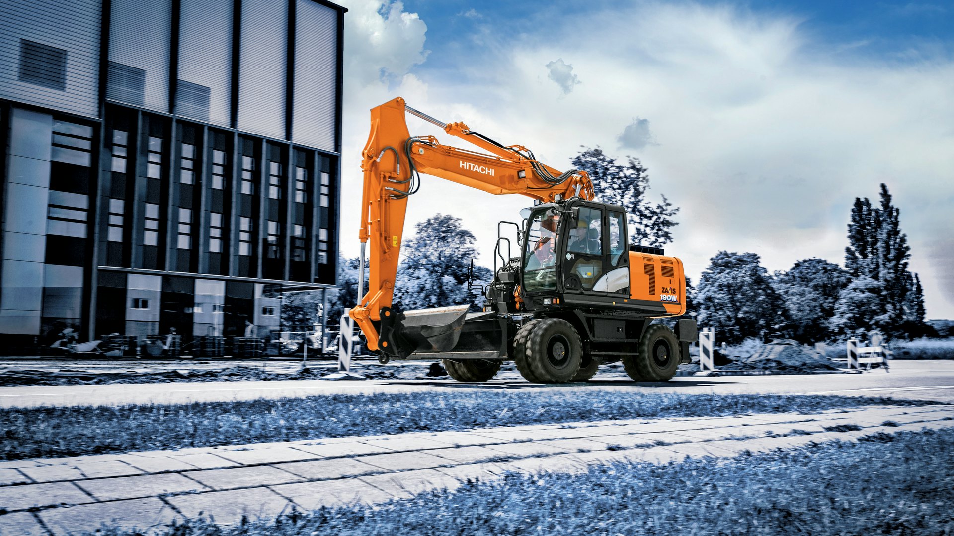 hitachi.5aff1bcbe7e5e.png?auto