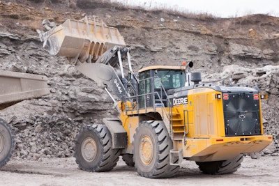 Electric wheel motors greatly simply bucket loading for the operator compared to a torque converter machine, making it easier for novice operators. In addition, the electric motors make traction control possible, which prevents wheel spin and thus saves considerable cost.