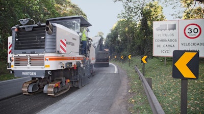 The W 200 large milling machine provides a wide range of applications from surface course rehabilitation through complete pavement removal to fine milling jobs.