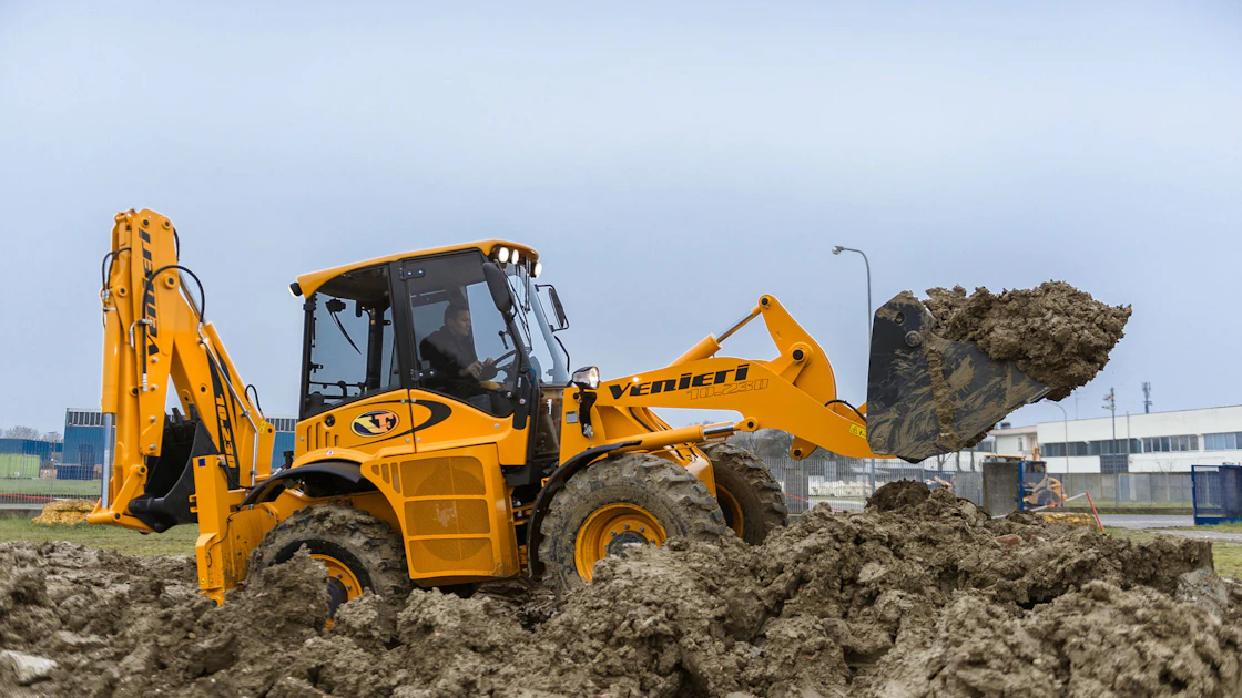 Applied Machinery Sales Brings VF-Venieri Loaders, Backhoes to US ...